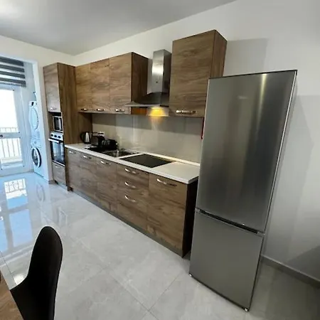 Moonlight Penthouse In * Gzira