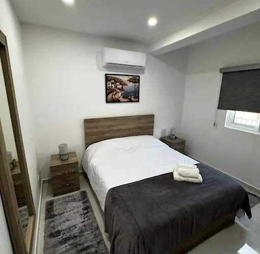 Moonlight Penthouse In Apartment Gzira